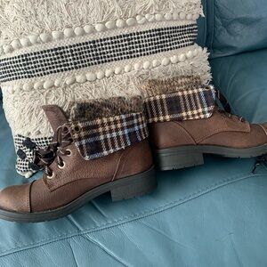 Natural Reflections Plaid Ankle Boots with Fur Trim, New without tags, Size 7M